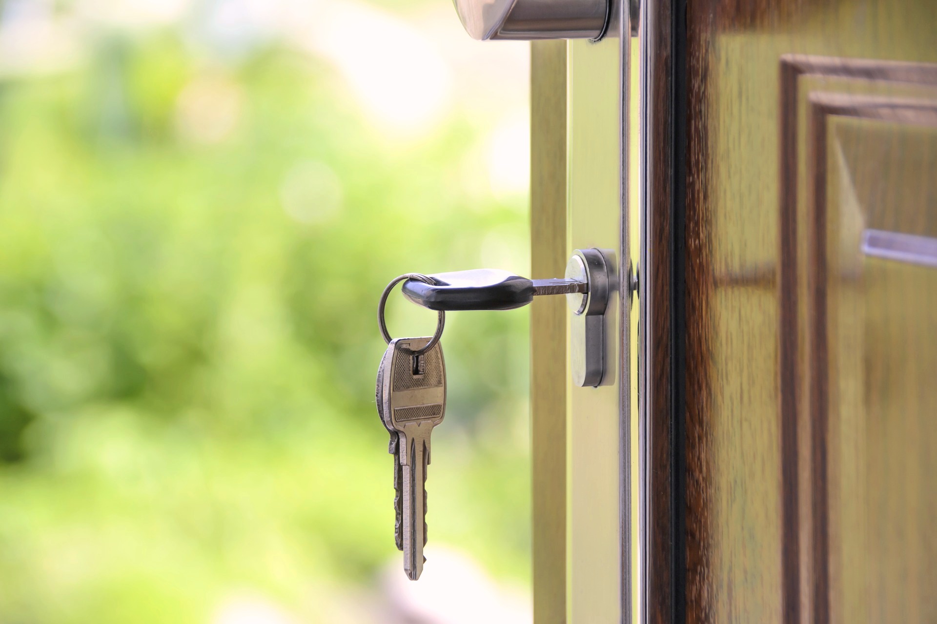 keys in housedoor